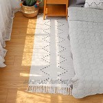 Hi-home Tapis en coton tissé doux avec pompons pour chambre à coucher salon couloir cuisine buanderie décoration d'intérieur lavable en machine 60 x 130 cm beige